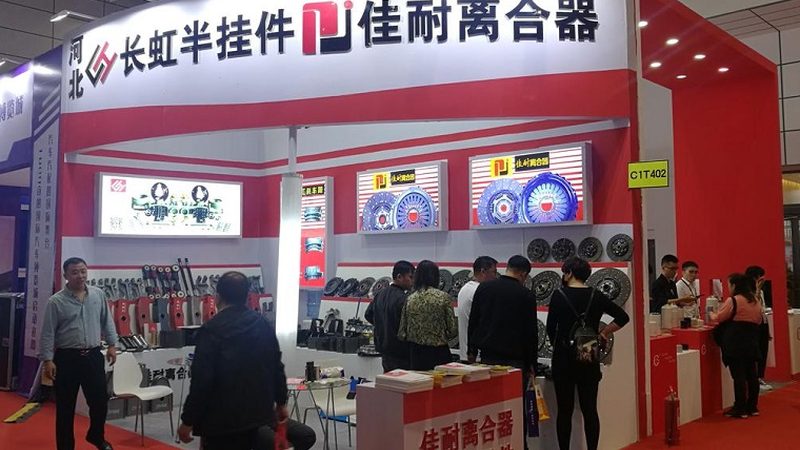 汽车美容施工步骤揭秘：十大品牌如何打造完美车漆